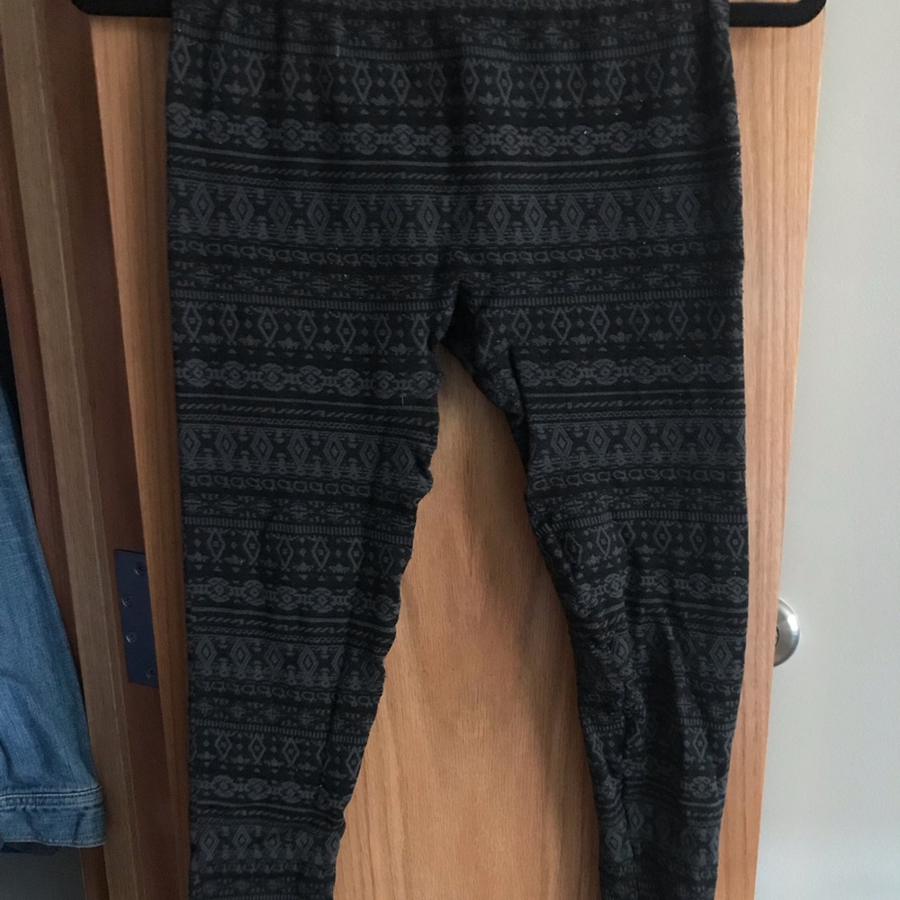 Patterned fleece lined knit leggings